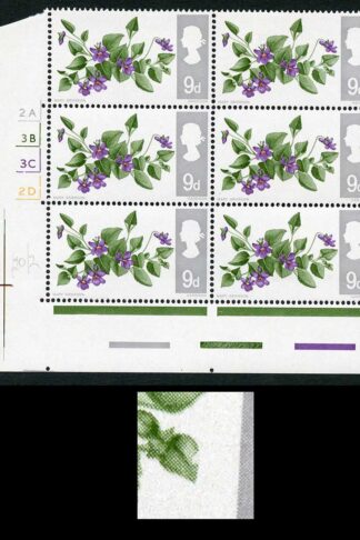Spec W117b 1967 9d Flowers (Ordinary) with Notch in Leaf Variety Cyl Block 6 U/M