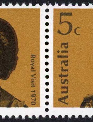 Australia BW519d Top of Tiara extends beyond top frame in pair with normal U/M